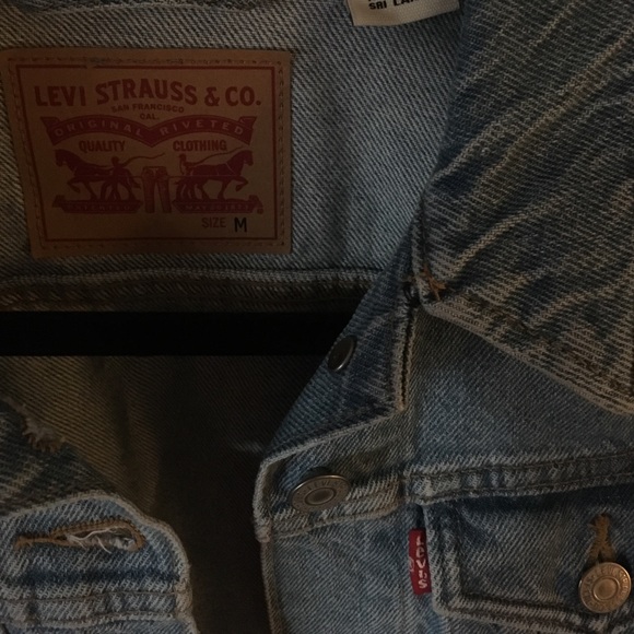 BRAND NEW Women’s Levi Denim Jacket - Picture 7 of 8